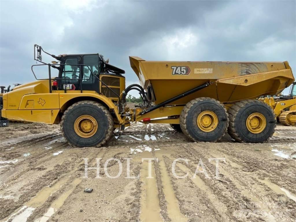 CAT 745 アーティキュレート式ダンプトラック