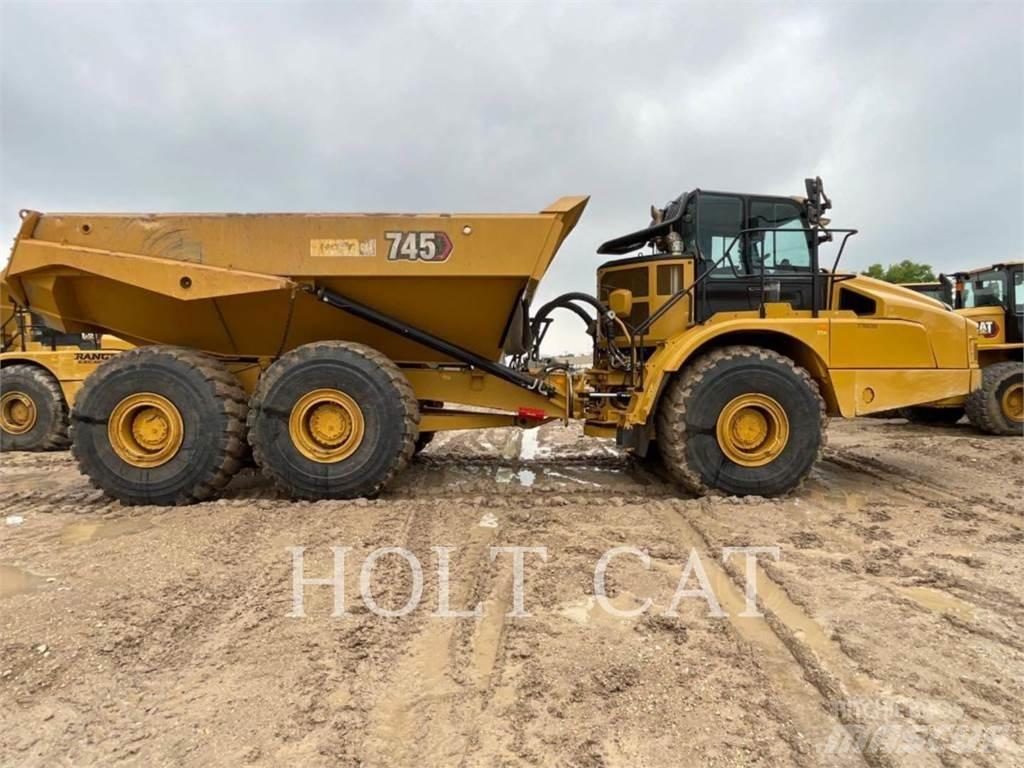 CAT 745 アーティキュレート式ダンプトラック