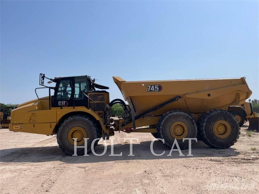 CAT 745 アーティキュレート式ダンプトラック