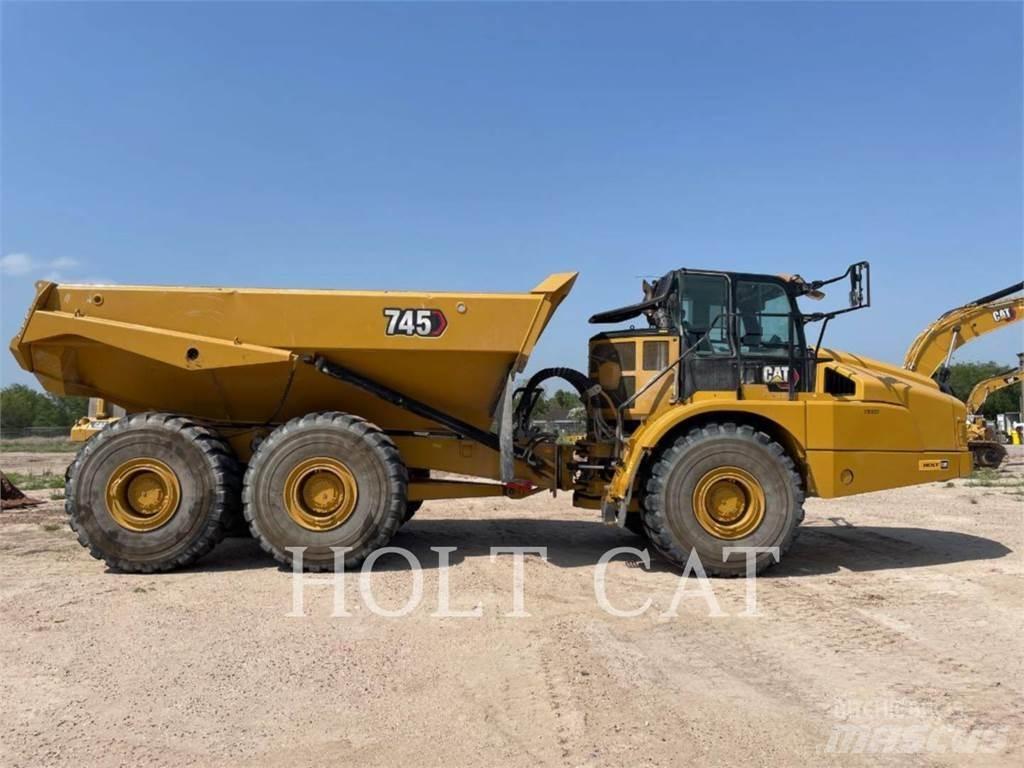 CAT 745 アーティキュレート式ダンプトラック