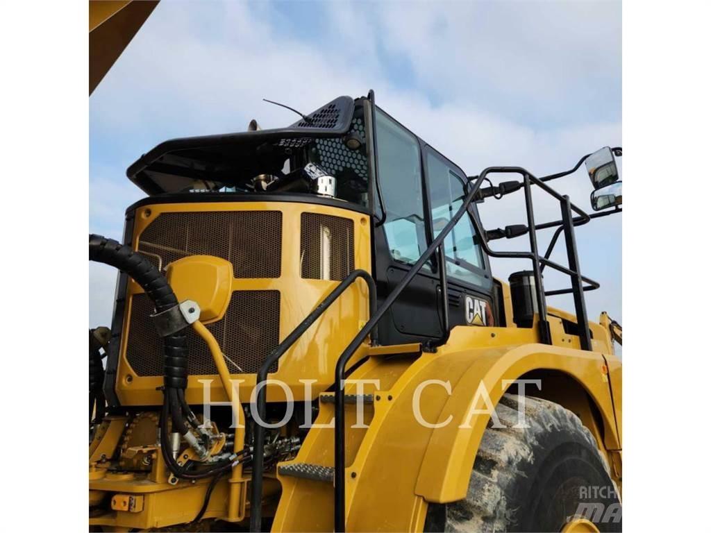 CAT 745 アーティキュレート式ダンプトラック