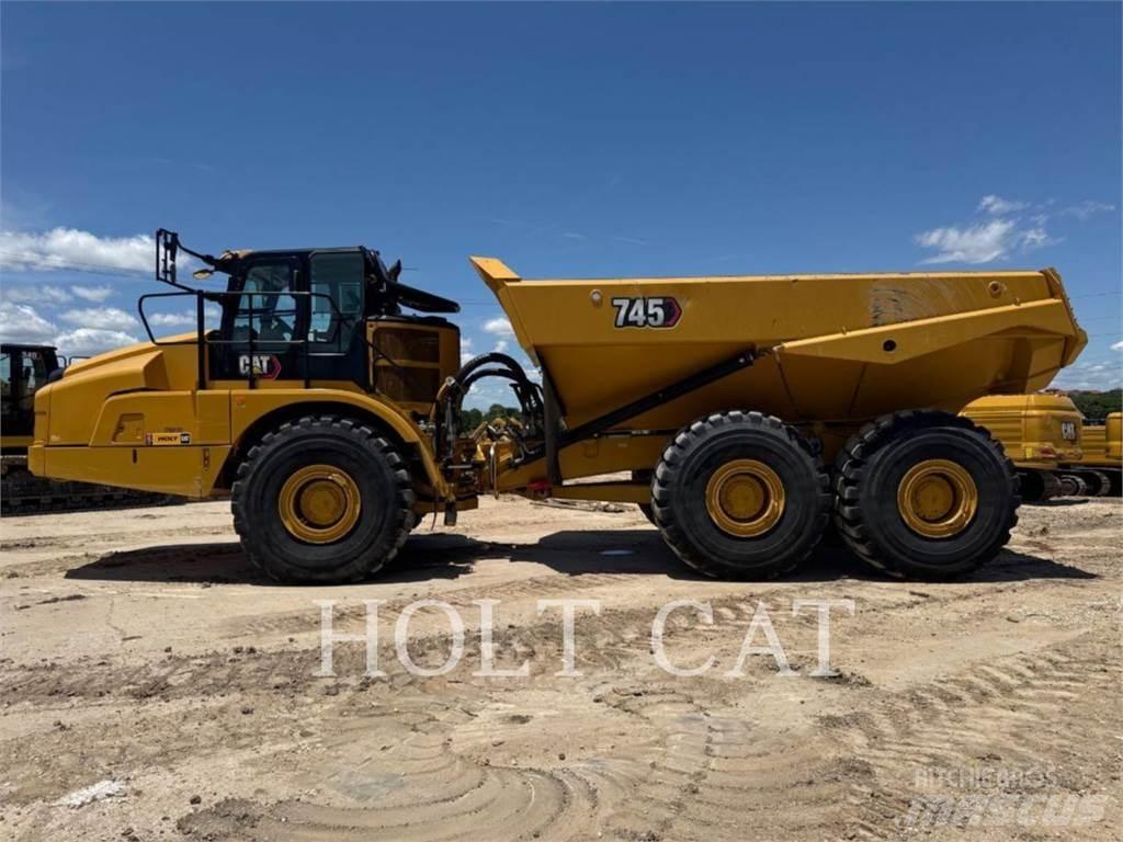 CAT 745 アーティキュレート式ダンプトラック