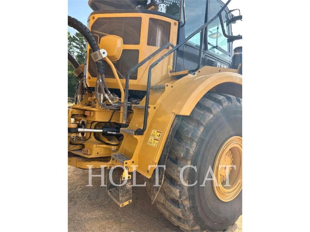 CAT 745 アーティキュレート式ダンプトラック