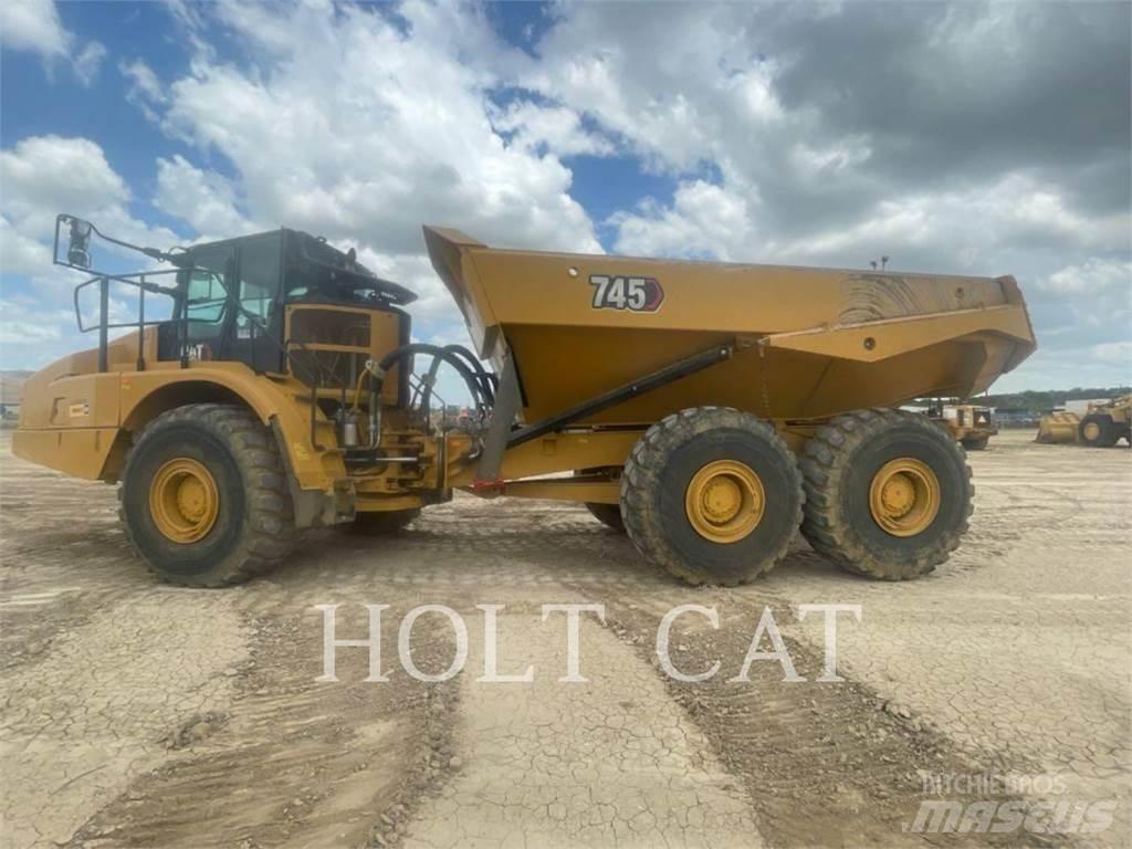 CAT 745 アーティキュレート式ダンプトラック