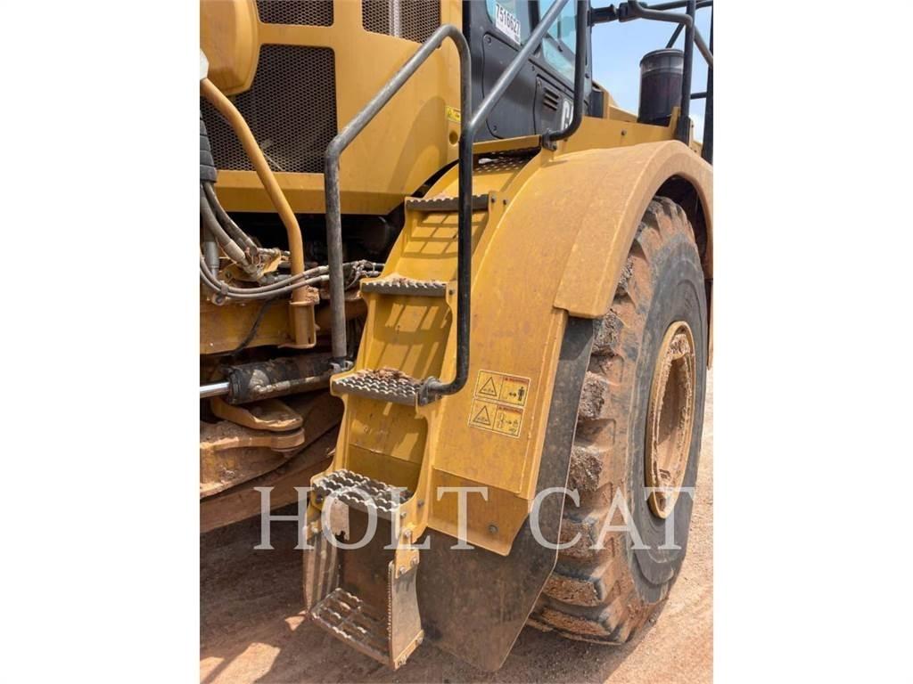CAT 745 アーティキュレート式ダンプトラック