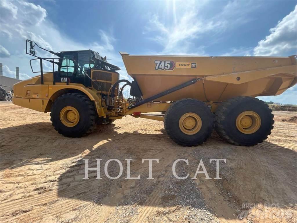 CAT 745 アーティキュレート式ダンプトラック