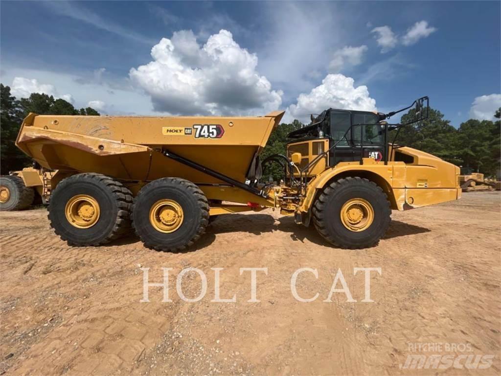 CAT 745 アーティキュレート式ダンプトラック