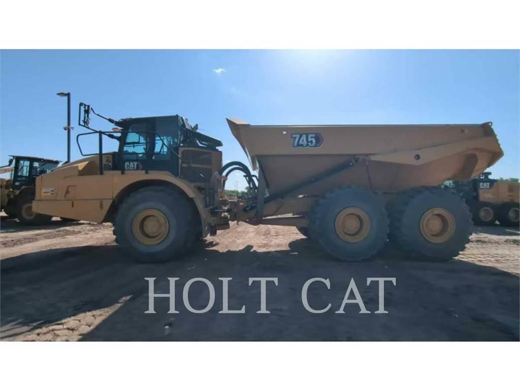 CAT 745 アーティキュレート式ダンプトラック