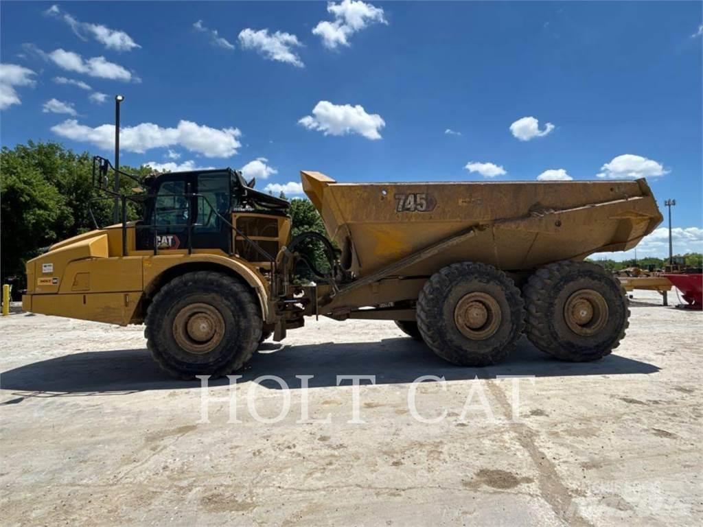 CAT 745 アーティキュレート式ダンプトラック
