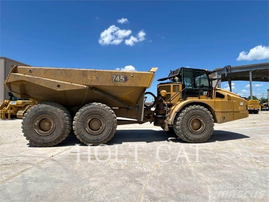 CAT 745 アーティキュレート式ダンプトラック