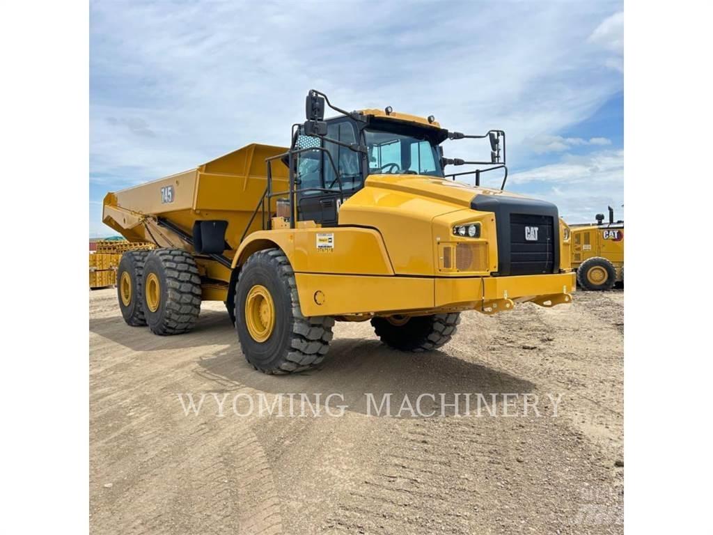 CAT 745 アーティキュレート式ダンプトラック