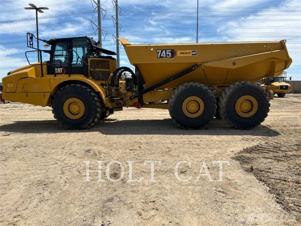 CAT 745 アーティキュレート式ダンプトラック