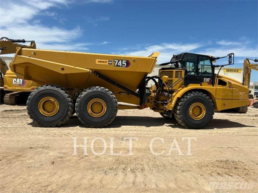 CAT 745 アーティキュレート式ダンプトラック
