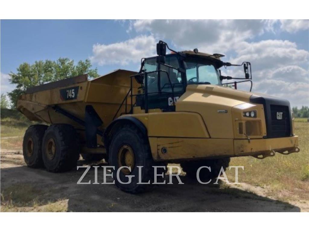 CAT 745 アーティキュレート式ダンプトラック