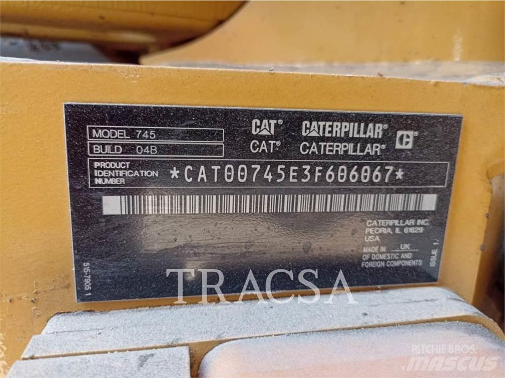 CAT 745 アーティキュレート式ダンプトラック