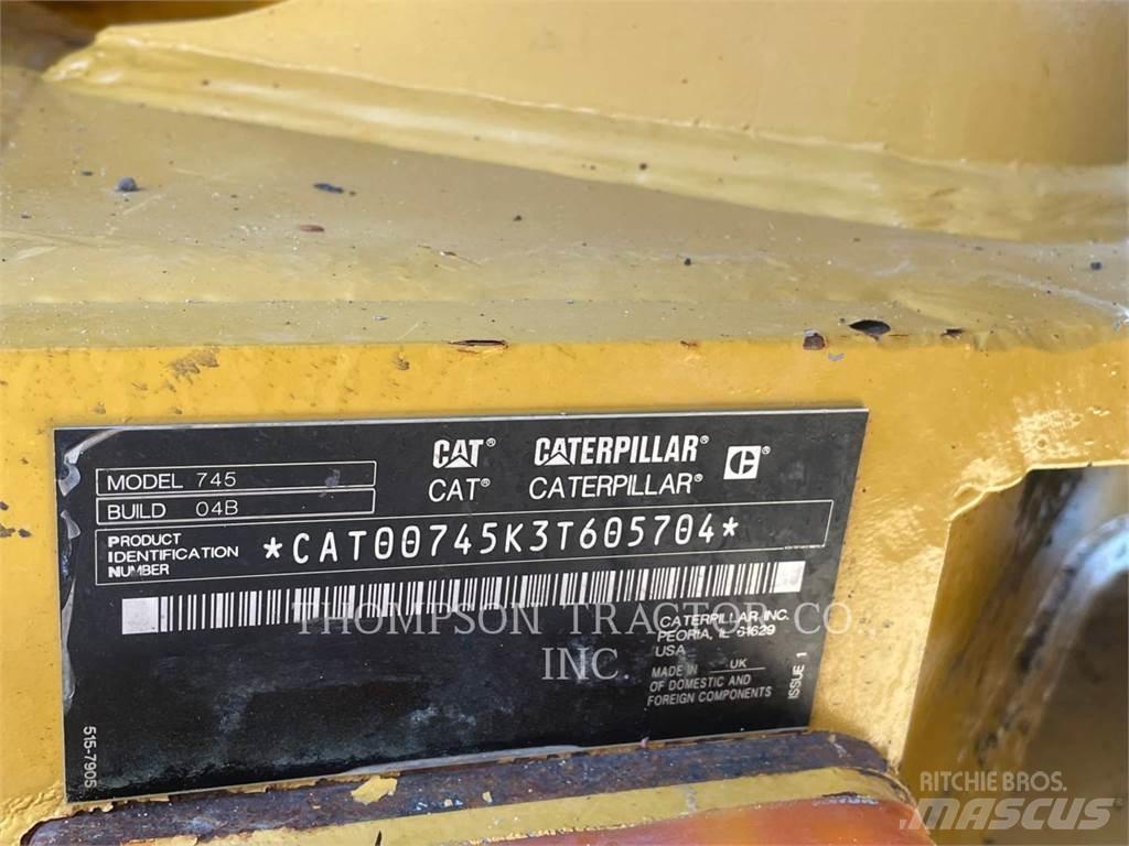 CAT 745 アーティキュレート式ダンプトラック