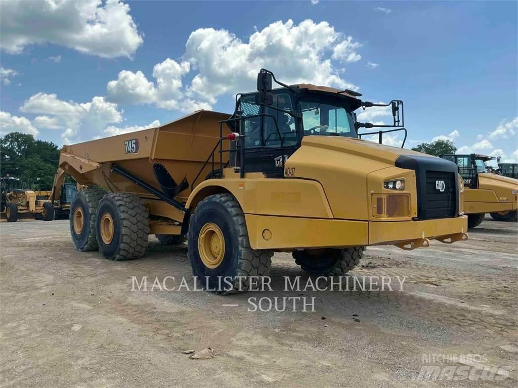 CAT 745 アーティキュレート式ダンプトラック