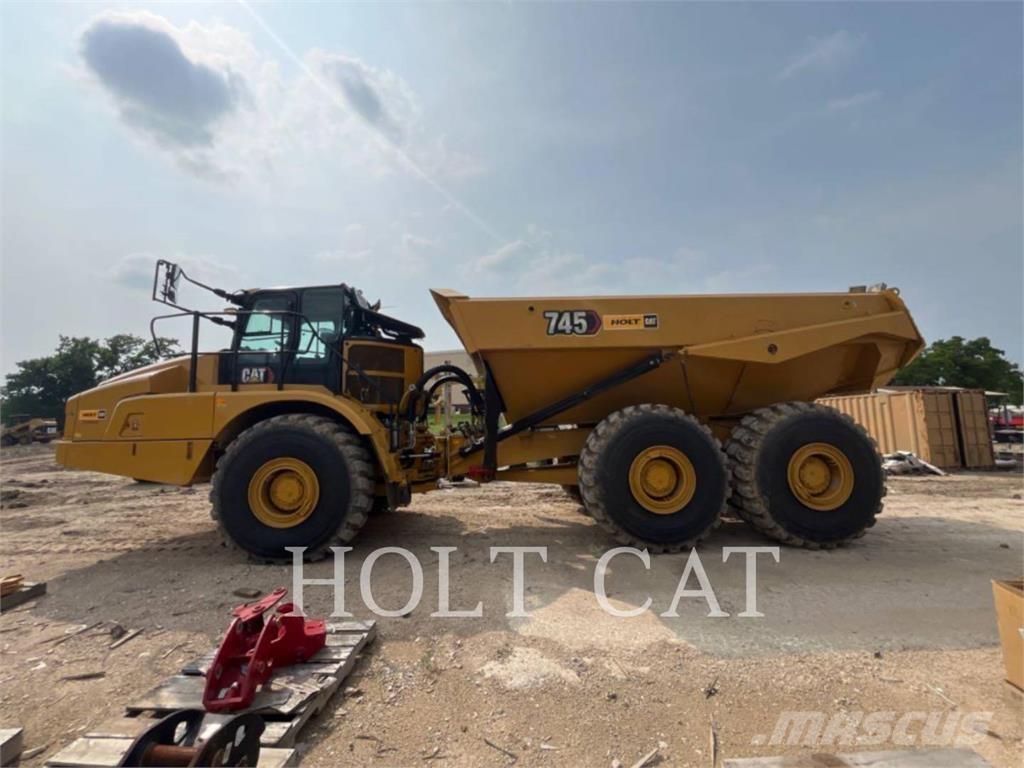 CAT 745 アーティキュレート式ダンプトラック