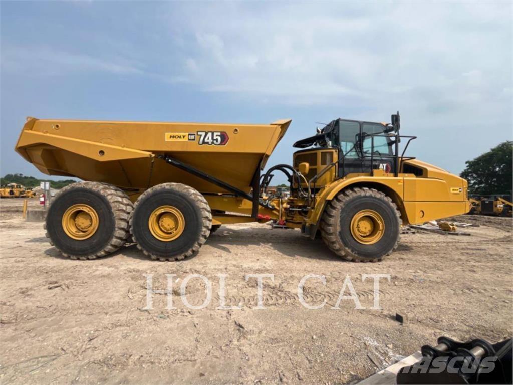 CAT 745 アーティキュレート式ダンプトラック