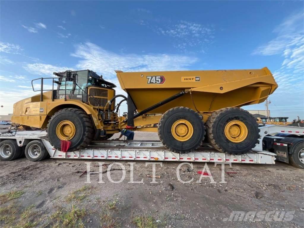CAT 745 アーティキュレート式ダンプトラック