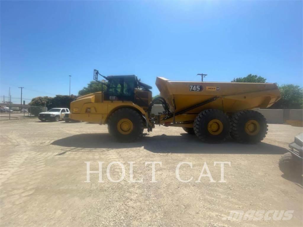 CAT 745 アーティキュレート式ダンプトラック