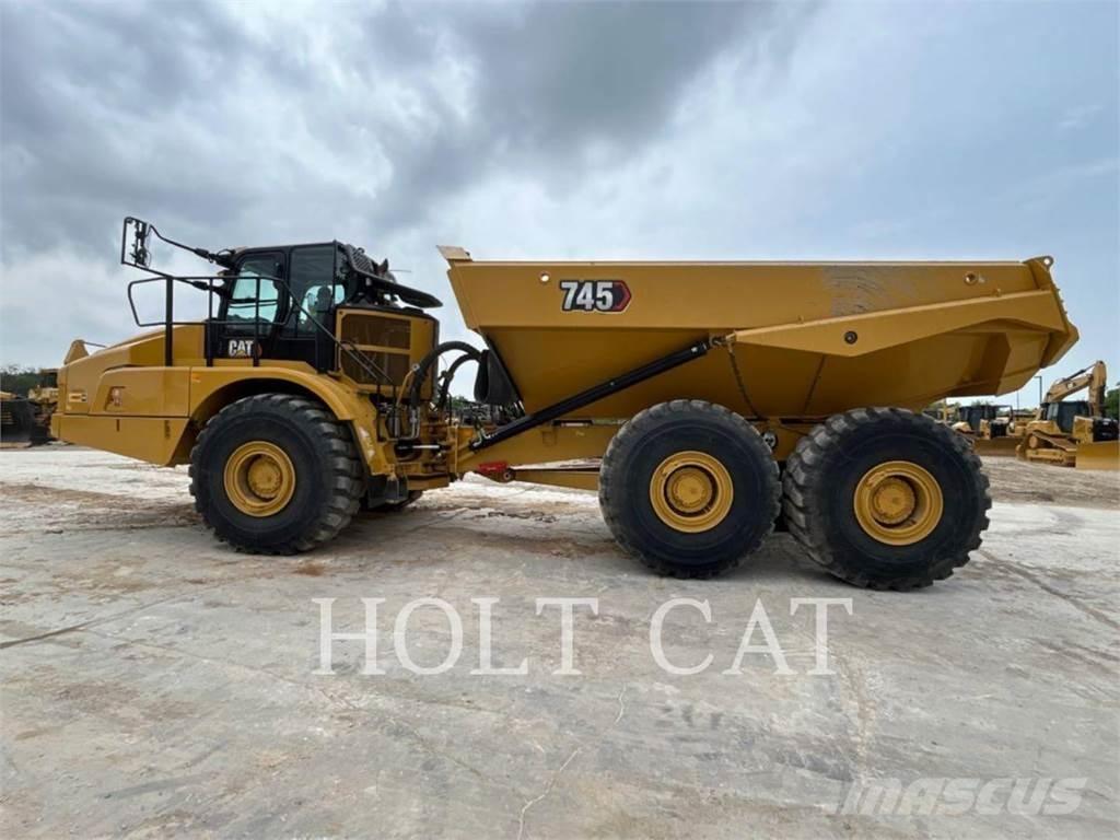 CAT 745 アーティキュレート式ダンプトラック