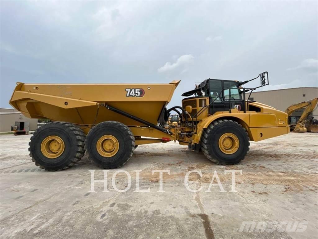 CAT 745 アーティキュレート式ダンプトラック