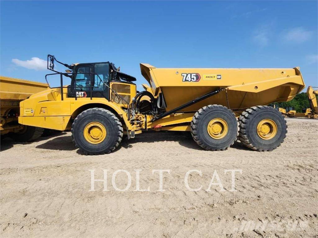 CAT 745 アーティキュレート式ダンプトラック