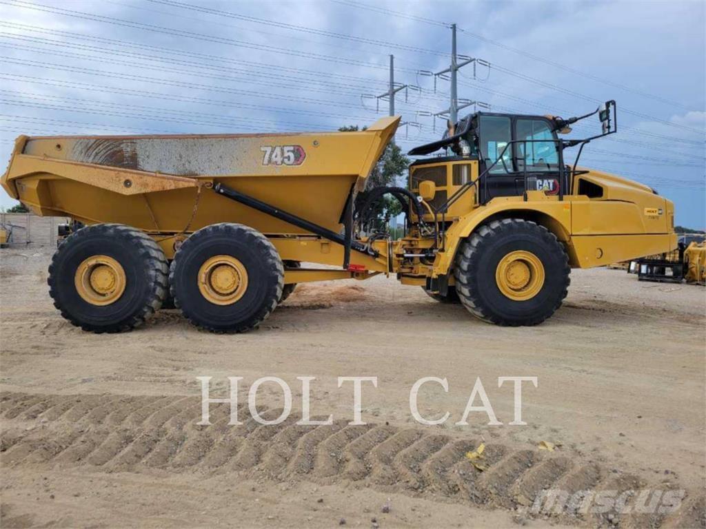 CAT 745 アーティキュレート式ダンプトラック