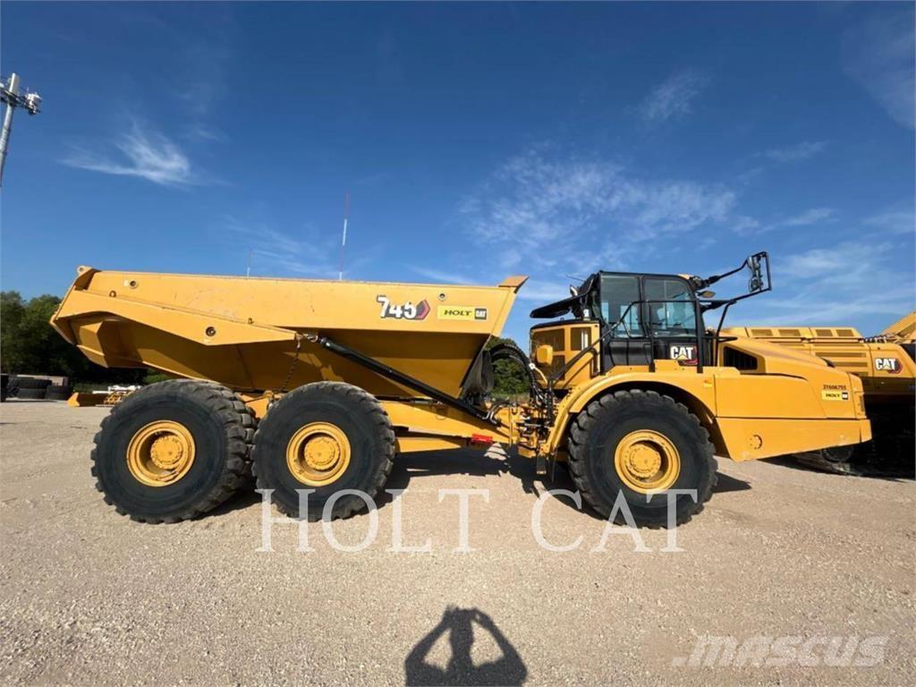 CAT 745 アーティキュレート式ダンプトラック
