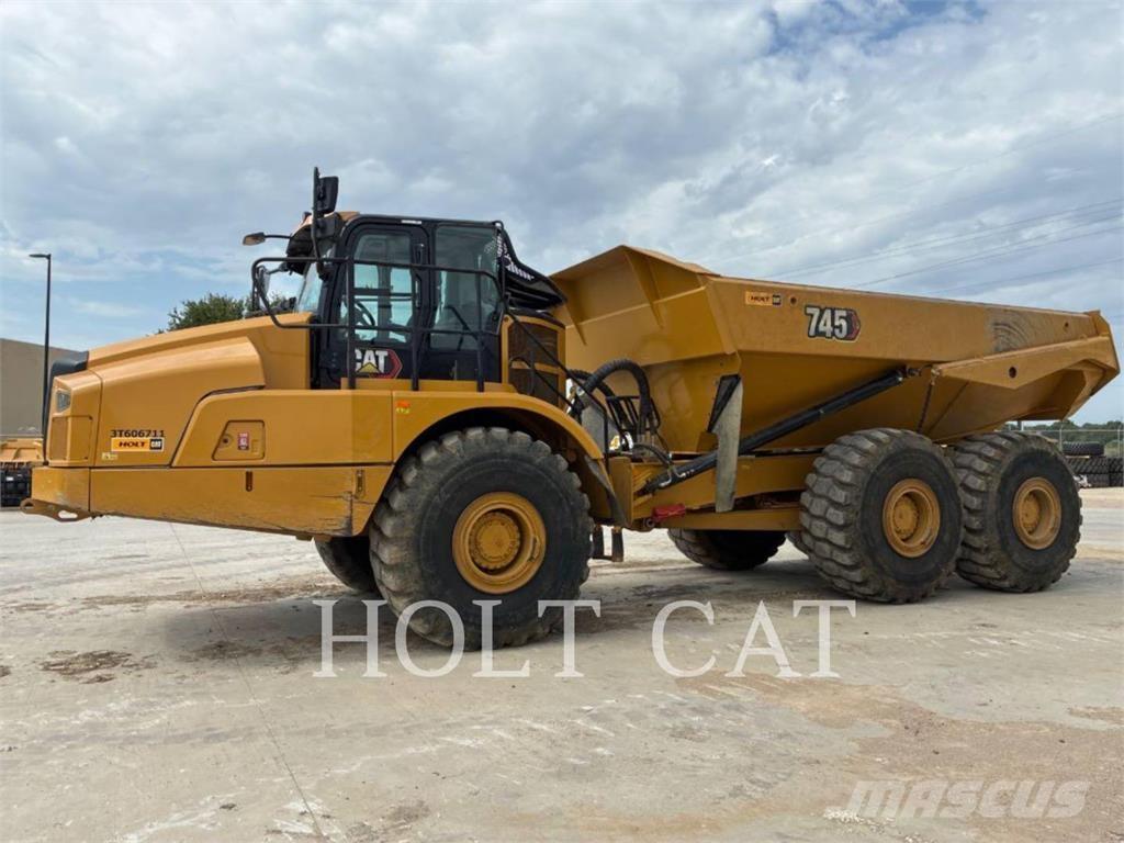 CAT 745 アーティキュレート式ダンプトラック
