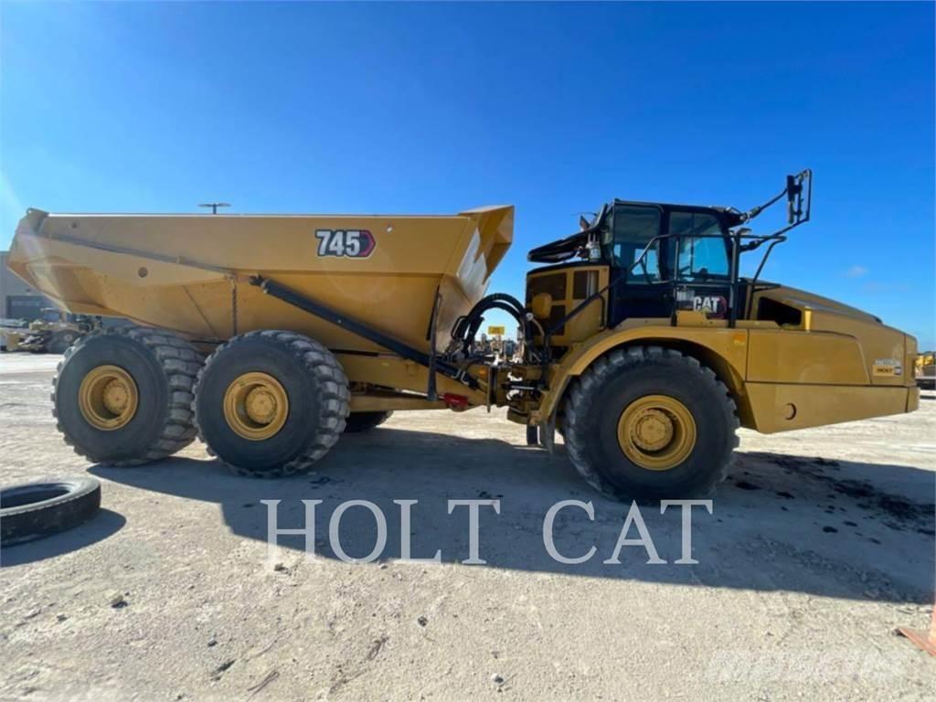 CAT 745 アーティキュレート式ダンプトラック