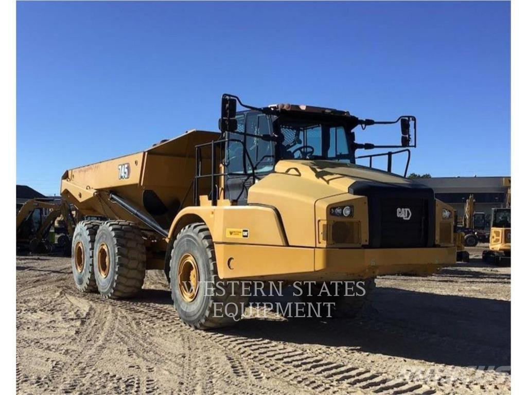 CAT 745 アーティキュレート式ダンプトラック