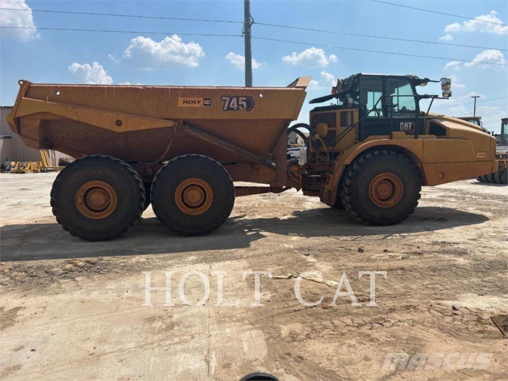 CAT 745 アーティキュレート式ダンプトラック