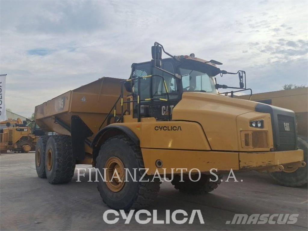 CAT 745 アーティキュレート式ダンプトラック