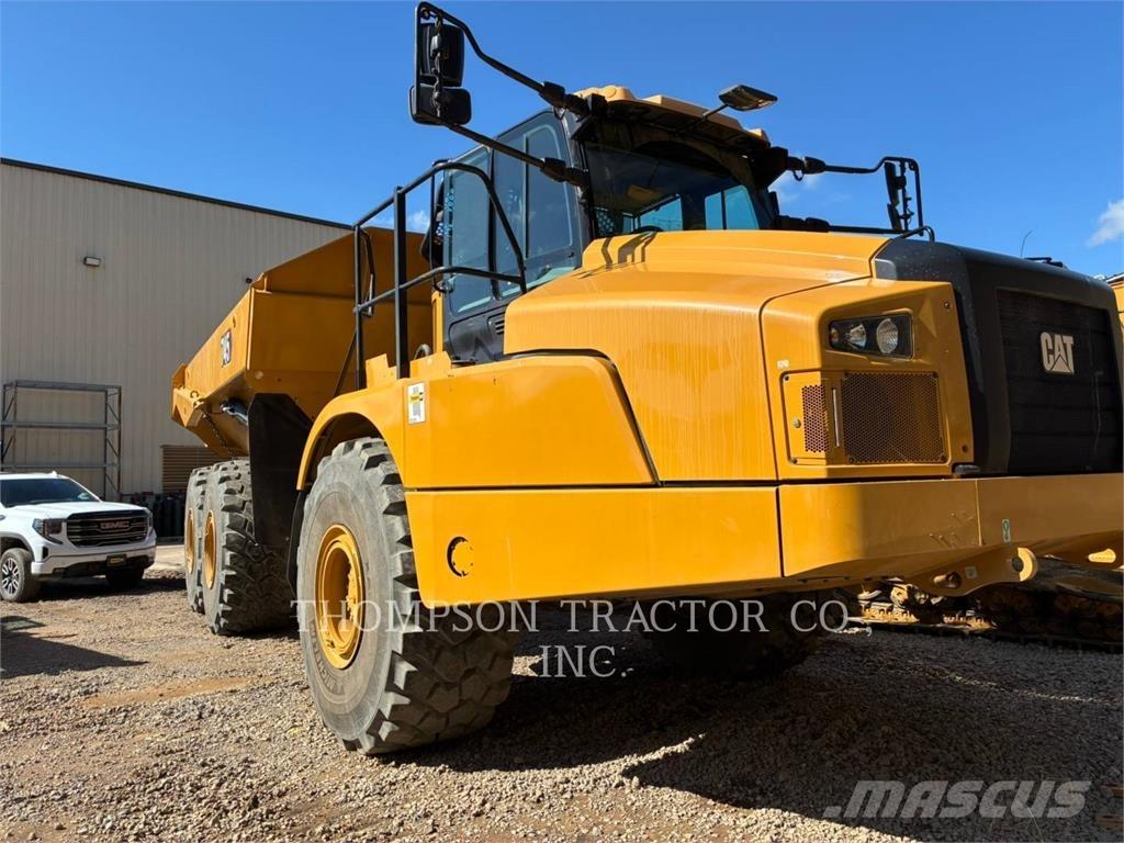 CAT 745 アーティキュレート式ダンプトラック