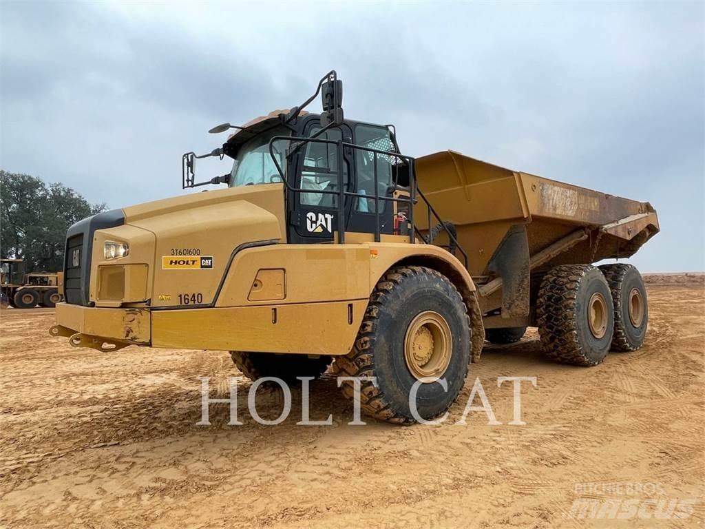 CAT 745-04 アーティキュレート式ダンプトラック