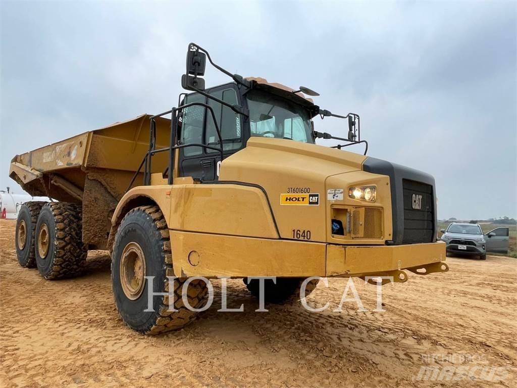 CAT 745-04 アーティキュレート式ダンプトラック