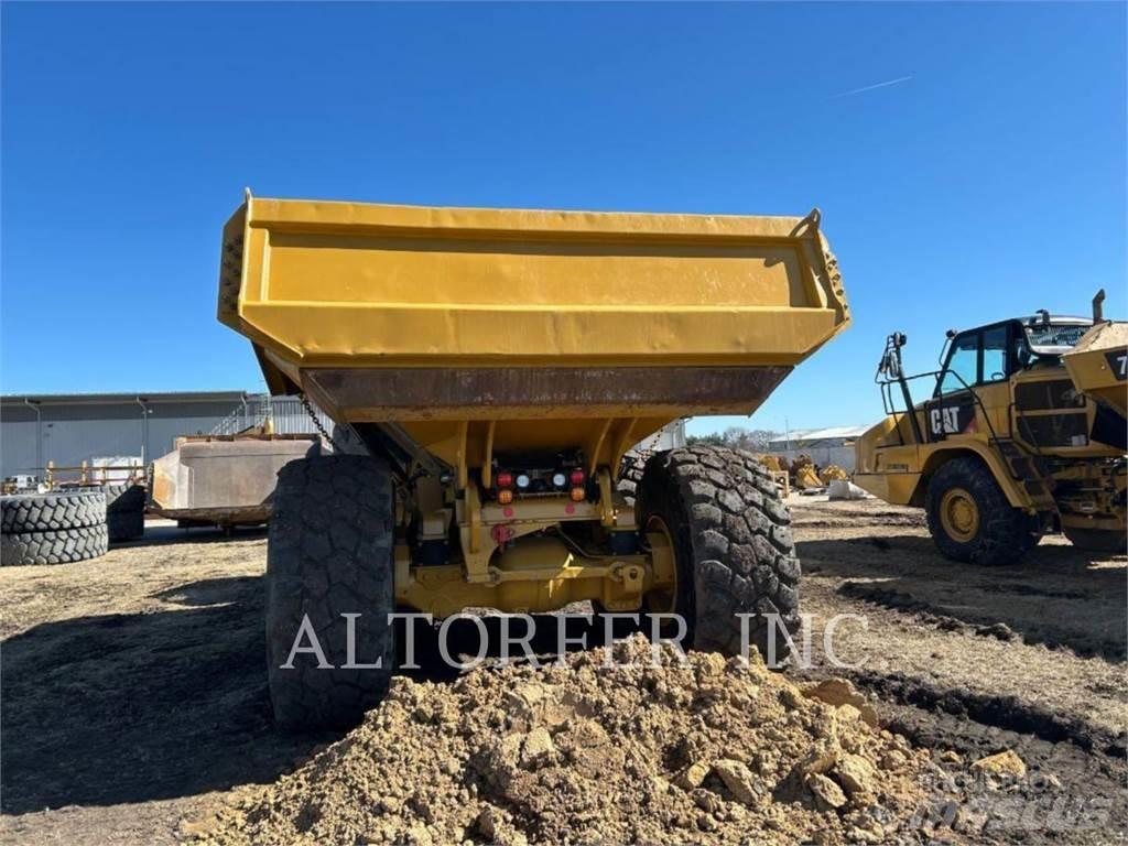 CAT 745-04 アーティキュレート式ダンプトラック
