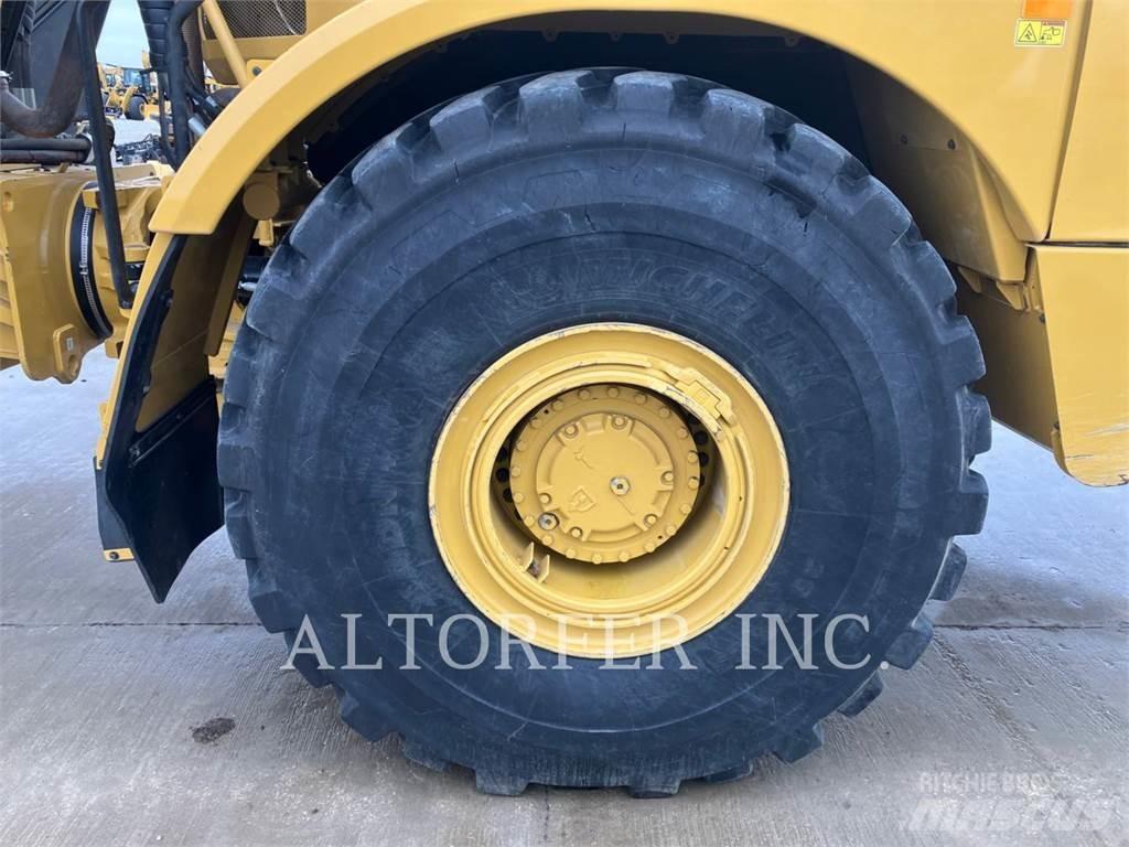 CAT 745-04 アーティキュレート式ダンプトラック