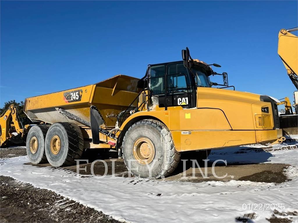 CAT 745-04 アーティキュレート式ダンプトラック