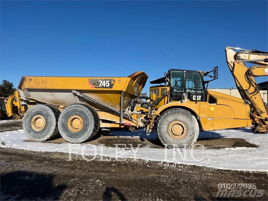 CAT 745-04 アーティキュレート式ダンプトラック