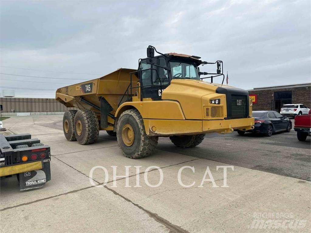 CAT 745-04 アーティキュレート式ダンプトラック