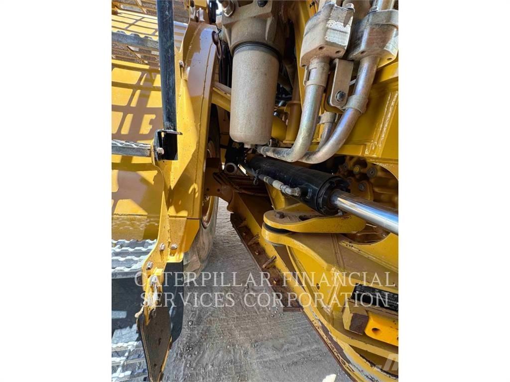 CAT 745-04 アーティキュレート式ダンプトラック