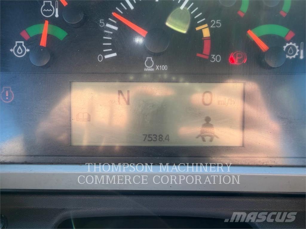 CAT 745-04 アーティキュレート式ダンプトラック