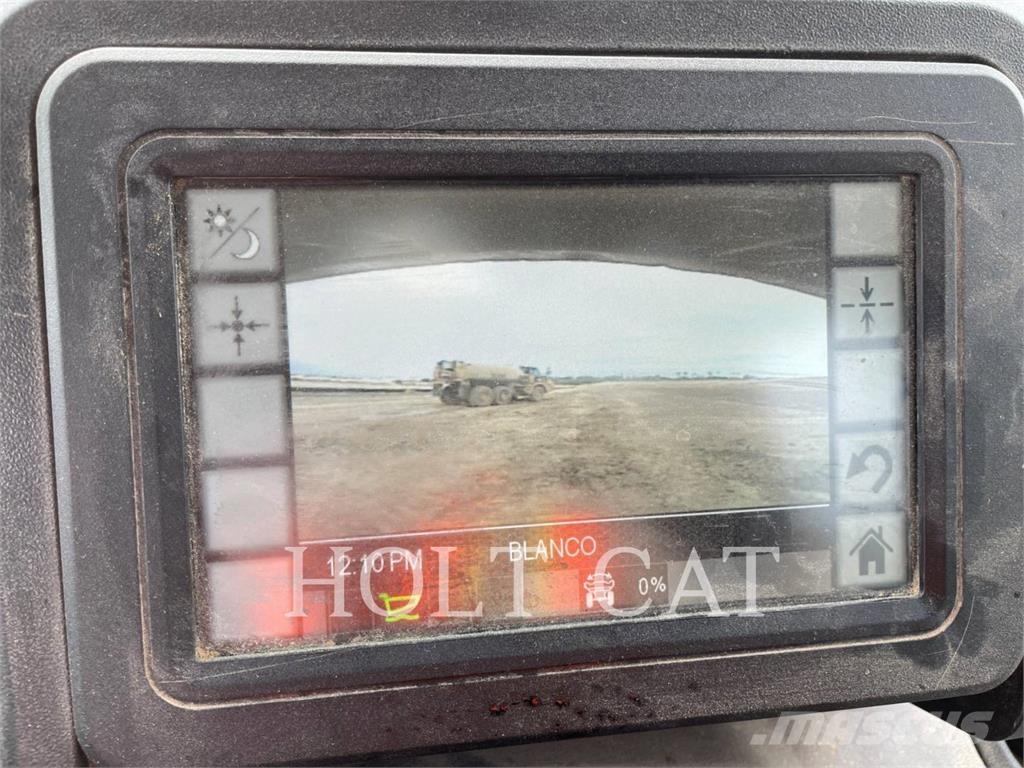 CAT 745-04 アーティキュレート式ダンプトラック