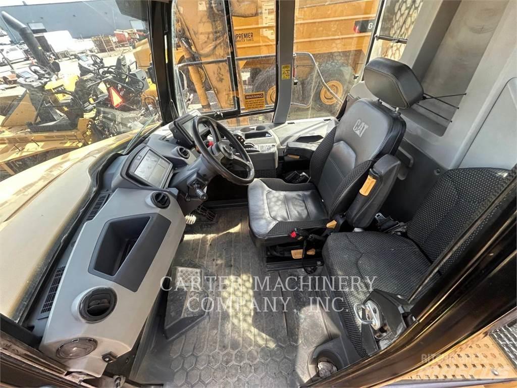 CAT 745-04 TG アーティキュレート式ダンプトラック