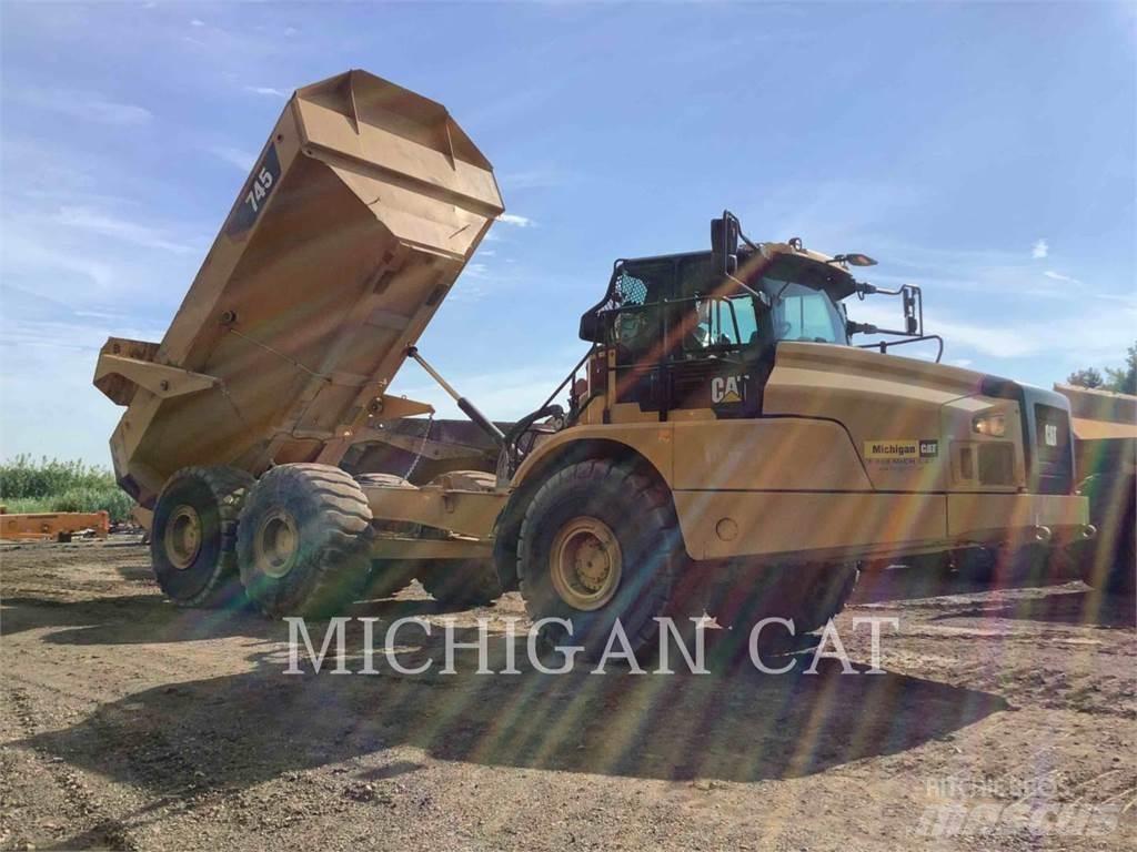 CAT 745 T アーティキュレート式ダンプトラック