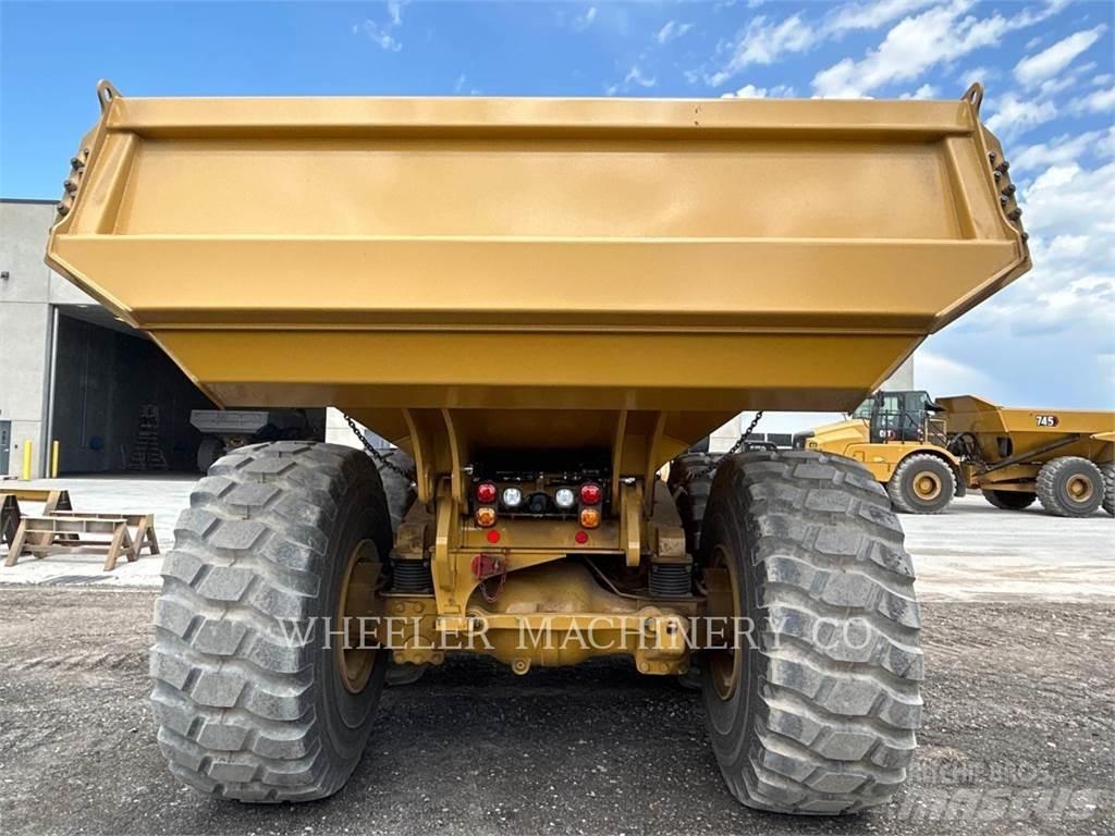CAT 745 TG アーティキュレート式ダンプトラック