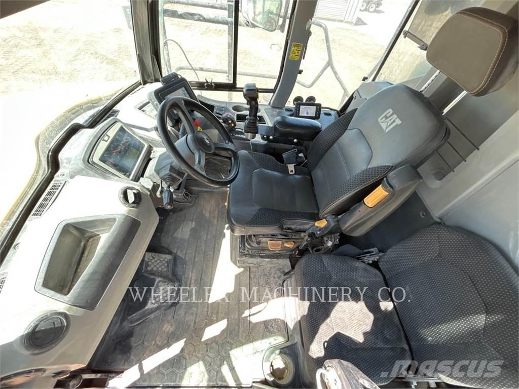 CAT 745 TG アーティキュレート式ダンプトラック